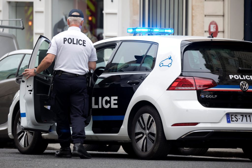 Ανείπωτος φρίκη στη Γαλλία: Πρώην δάσκαλος σοκάρει με 89 βιασμούς ανηλίκων και διπλή δολοφονία – Αποκαλύψεις που «παγώνουν» το αίμα! 1 Ανείπωτος φρίκη στη Γαλλία: Πρώην δάσκαλος σοκάρει με 89 βιασμούς ανηλίκων και διπλή δολοφονία – Αποκαλύψεις που «παγώνουν» το αίμα! - NewsPoint.gr