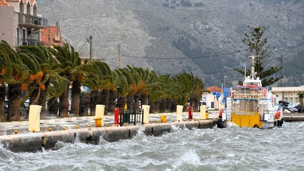Η κακοκαιρία «παγώνει» τα δρομολόγια – Αποκλεισμένες Ζάκυνθος και Κεφαλονιά χωρίς πλοία! 19 Η κακοκαιρία «παγώνει» τα δρομολόγια – Αποκλεισμένες Ζάκυνθος και Κεφαλονιά χωρίς πλοία! - NewsPoint.gr