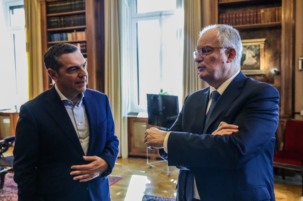 Τι πραγματικά συνέβη στην απρόσμενη συνάντηση Τσίπρα – Τασούλα; Όλο το παρασκήνιο που ανατρέπει τα δεδομένα! - NewsPoint.gr