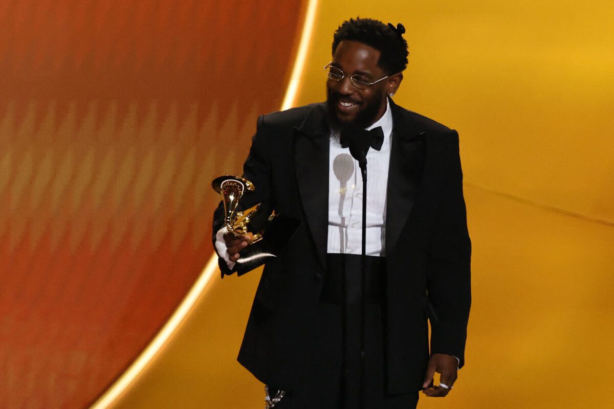 Η ανατροπή των Grammy 2026: Ο Kendrick Lamar συγκλόνισε με 5 βραβεία – Όλα όσα δεν είδατε για Billie Eilish, Lady Gaga και Bad Bunny - NewsPoint.gr