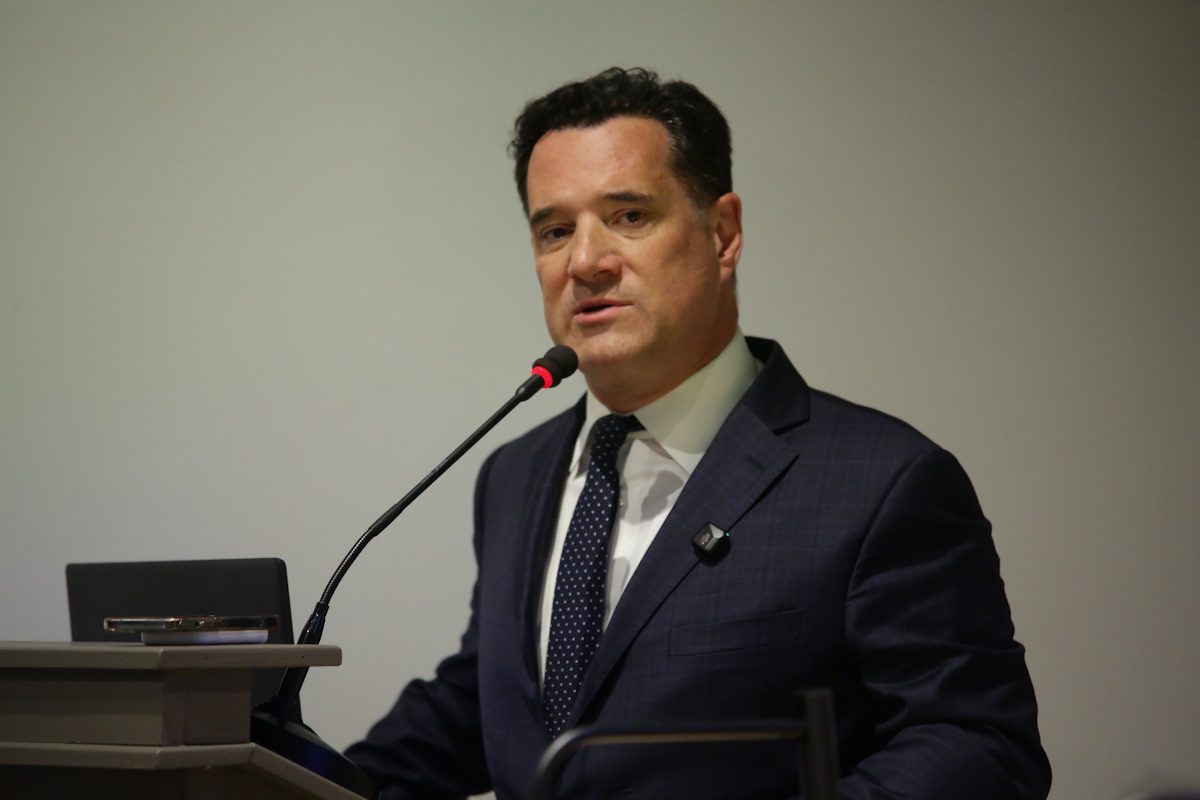 Η συγκλονιστική ιστορία πίσω από τις χαμένες φωτογραφίες της Καισαριανής και το πολιτικό θρίλερ που κλονίζει ΠΑΣΟΚ και ΝΔ! - NewsPoint.gr