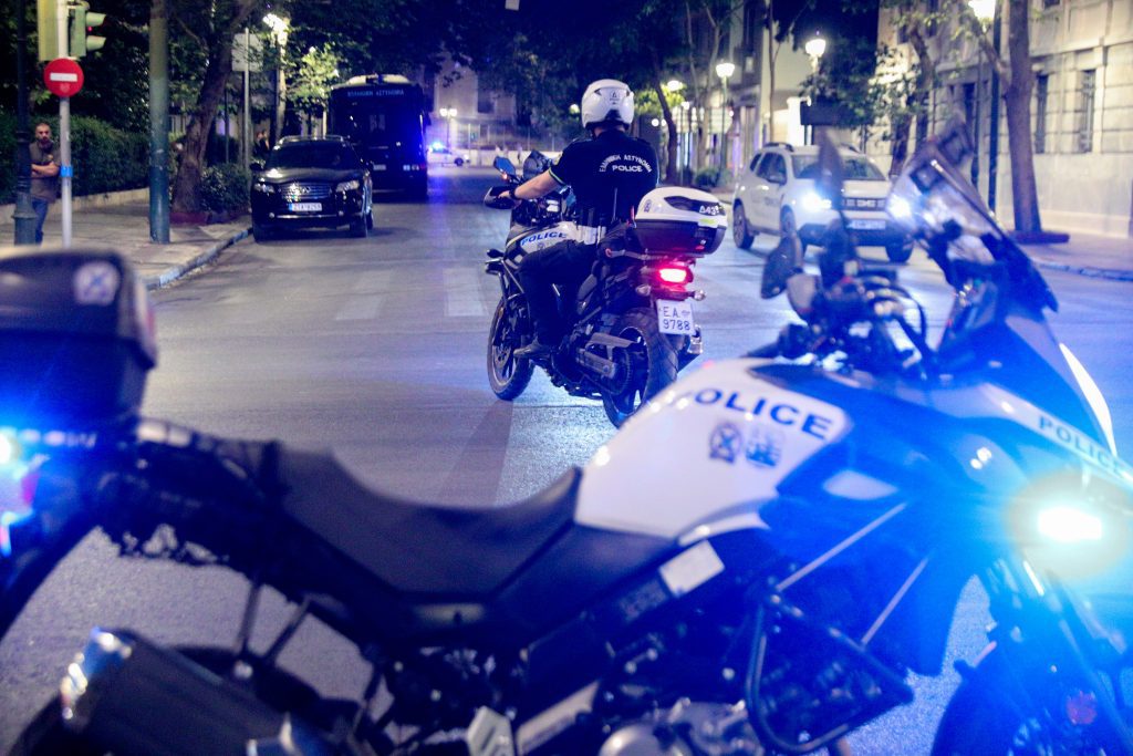 Η καταδίωξη που πάγωσε την Αθήνα: Διάσημος τράπερ στα χέρια της αστυνομίας – Τι συνέβη με το μαχαίρι 3 Η καταδίωξη που πάγωσε την Αθήνα: Διάσημος τράπερ στα χέρια της αστυνομίας – Τι συνέβη με το μαχαίρι - NewsPoint.gr