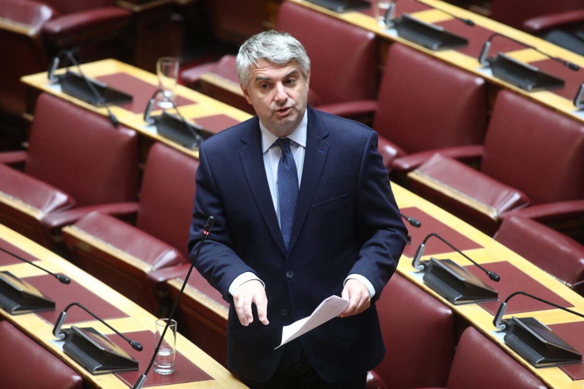 Η στιγμή που συνταράζει το ΠΑΣΟΚ – Το αποχαιρετιστήριο του Κωνσταντινόπουλου και οι αιχμές του Ανδρουλάκη που άναψαν «φωτιές» 28 Η στιγμή που συνταράζει το ΠΑΣΟΚ – Το αποχαιρετιστήριο του Κωνσταντινόπουλου και οι αιχμές του Ανδρουλάκη που άναψαν «φωτιές» - NewsPoint.gr