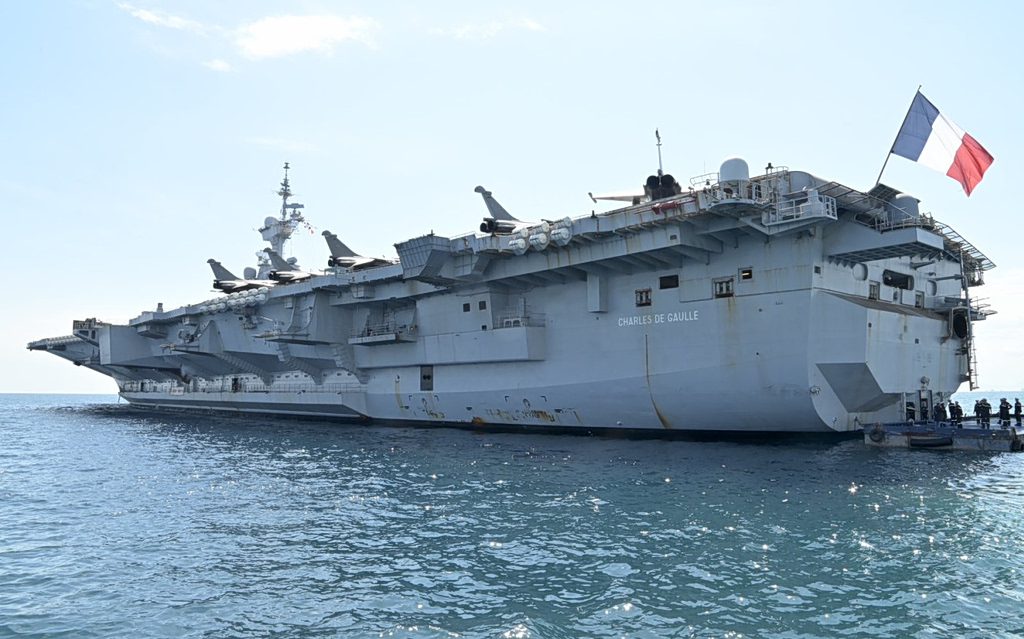Τεράστια αναστάτωση: Το έξυπνο ρολόι ενός Γάλλου αξιωματικού πρόδωσε το αεροπλανοφόρο Σαρλ ντε Γκωλ – Όλη η αλήθεια για την απίστευτη γκάφα - NewsPoint.gr