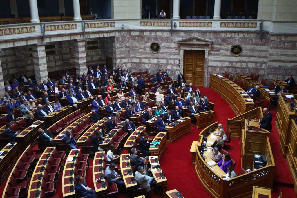 Η κίνηση που ανατρέπει τα δεδομένα: Στη Βουλή οι συμφωνίες-μαμούθ για υδρογονάνθρακες με Chevron και Helleniq! 23 Η κίνηση που ανατρέπει τα δεδομένα: Στη Βουλή οι συμφωνίες-μαμούθ για υδρογονάνθρακες με Chevron και Helleniq! - NewsPoint.gr
