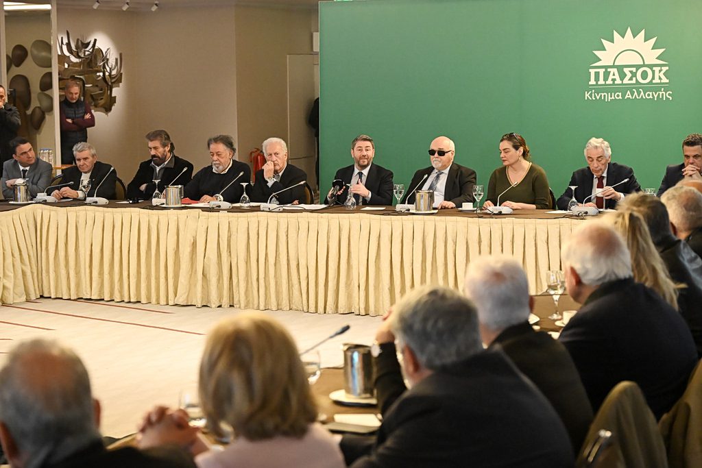 Η βραδιά-έκπληξη που ένωσε το ΠΑΣΟΚ: Συγκίνηση για τον Ανδρέα & βήμα για μεγάλες αλλαγές! - NewsPoint.gr