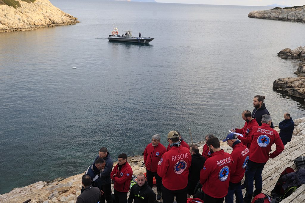 Βουλιαγμένη: Το συγκλονιστικό μυστήριο του «Πηγαδιού του Διαβόλου» που τρομάζει ακόμα και τους πιο γενναίους 31 Βουλιαγμένη: Το συγκλονιστικό μυστήριο του «Πηγαδιού του Διαβόλου» που τρομάζει ακόμα και τους πιο γενναίους - NewsPoint.gr