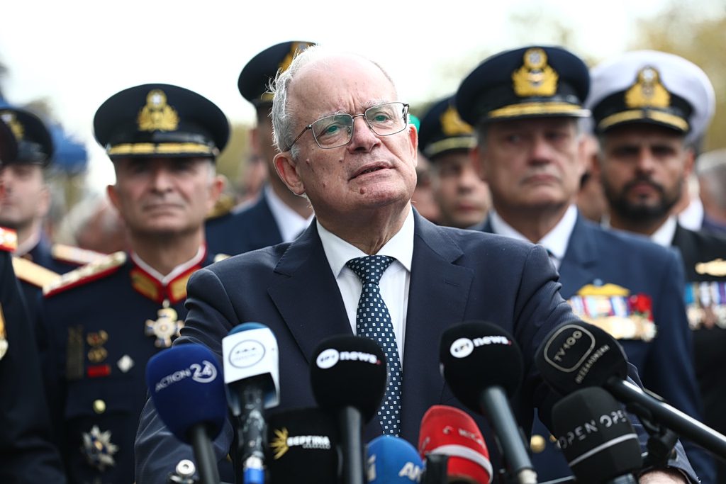 Τρομερές στιγμές με τον Κώστα Τασούλα: Οι ατάκες που άφησαν άφωνο το πανελλήνιο μετά τη στρατιωτική παρέλαση! - NewsPoint.gr
