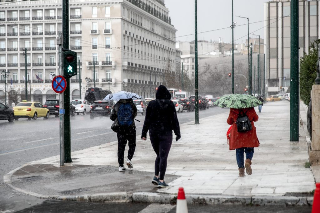Καιρός: Επιδείνωση με καταιγίδες και χιόνια μέχρι τη Δευτέρα – Ποιες περιοχές βρίσκονται στο «κόκκινο» 1 Καιρός: Επιδείνωση με καταιγίδες και χιόνια μέχρι τη Δευτέρα – Ποιες περιοχές βρίσκονται στο «κόκκινο» - NewsPoint.gr