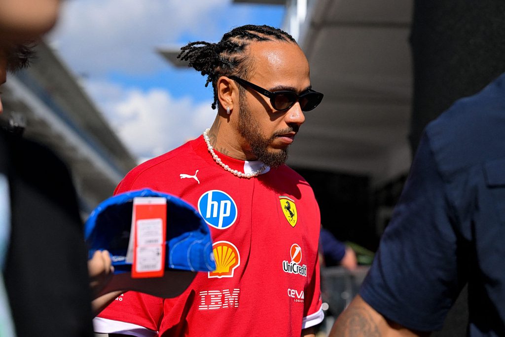 Όλη η Formula 1 συζητά: Η αναπάντεχη προπόνηση του Χάμιλτον με τον σαμουράι του Kill Bill στην Ιαπωνία! - NewsPoint.gr