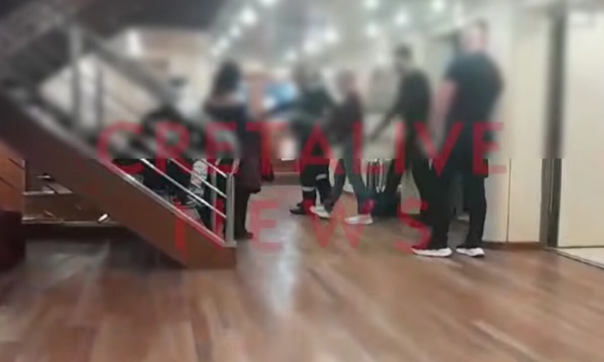 Απίστευτο σοκ σε πλοίο για Κρήτη: Γυμνός εισβολέας τρόμαξε μαθήτριες – Η αντίδραση που δεν περίμενε κανείς! - NewsPoint.gr