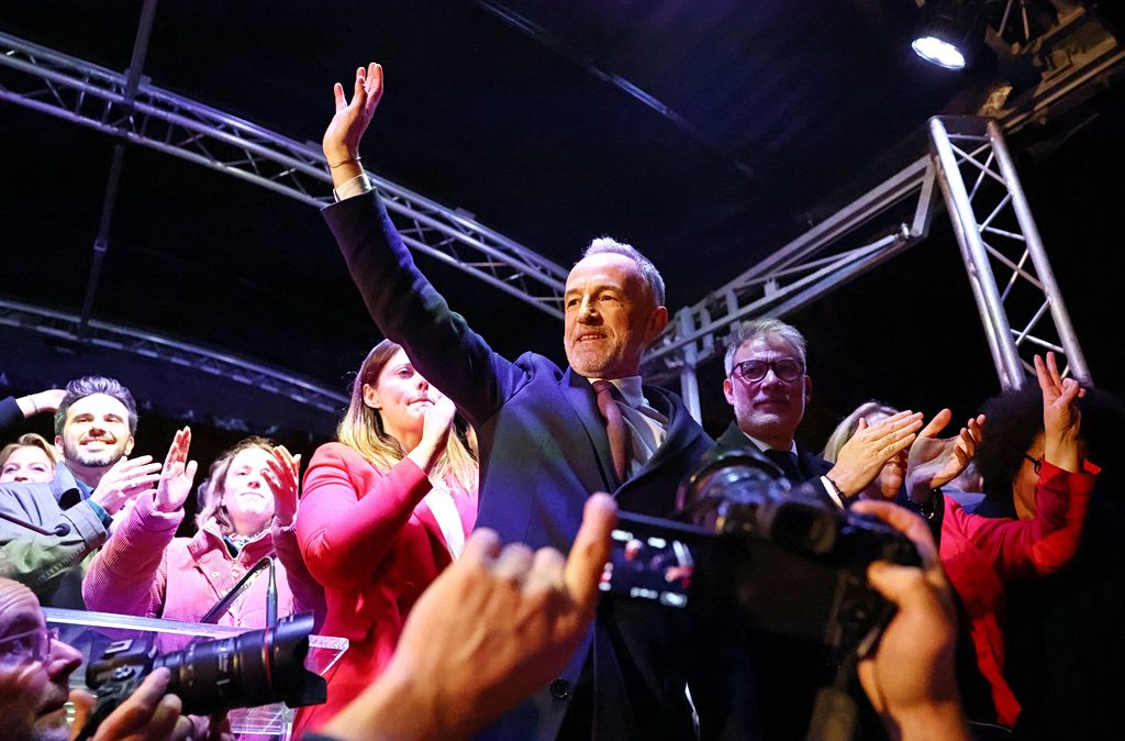 Η αποκάλυψη που ταρακουνά τη Γαλλία: Το σοκ των δημοτικών εκλογών και η κρυφή μάχη για το 2027! 11 Η αποκάλυψη που ταρακουνά τη Γαλλία: Το σοκ των δημοτικών εκλογών και η κρυφή μάχη για το 2027! - NewsPoint.gr