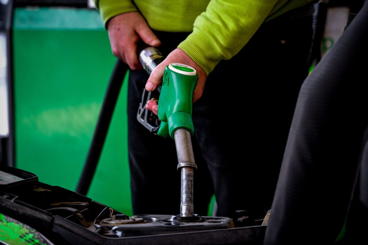 Μεγάλη ανάσα για οδηγούς: Έρχεται το Fuel Pass και νέα επιδότηση στο πετρέλαιο – Όλες οι λεπτομέρειες για αιτήσεις και δικαιούχους! - NewsPoint.gr