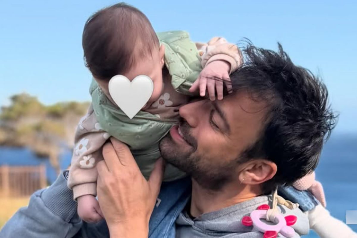 Το τρυφερό στιγμιότυπο που συγκίνησε τους πάντες: Ο Αντρέας Γεωργίου και η Σιμώνη Χριστοδούλου στην πρώτη τους παραλιακή βόλτα με την κόρη τους! 1 Το τρυφερό στιγμιότυπο που συγκίνησε τους πάντες: Ο Αντρέας Γεωργίου και η Σιμώνη Χριστοδούλου στην πρώτη τους παραλιακή βόλτα με την κόρη τους! - NewsPoint.gr