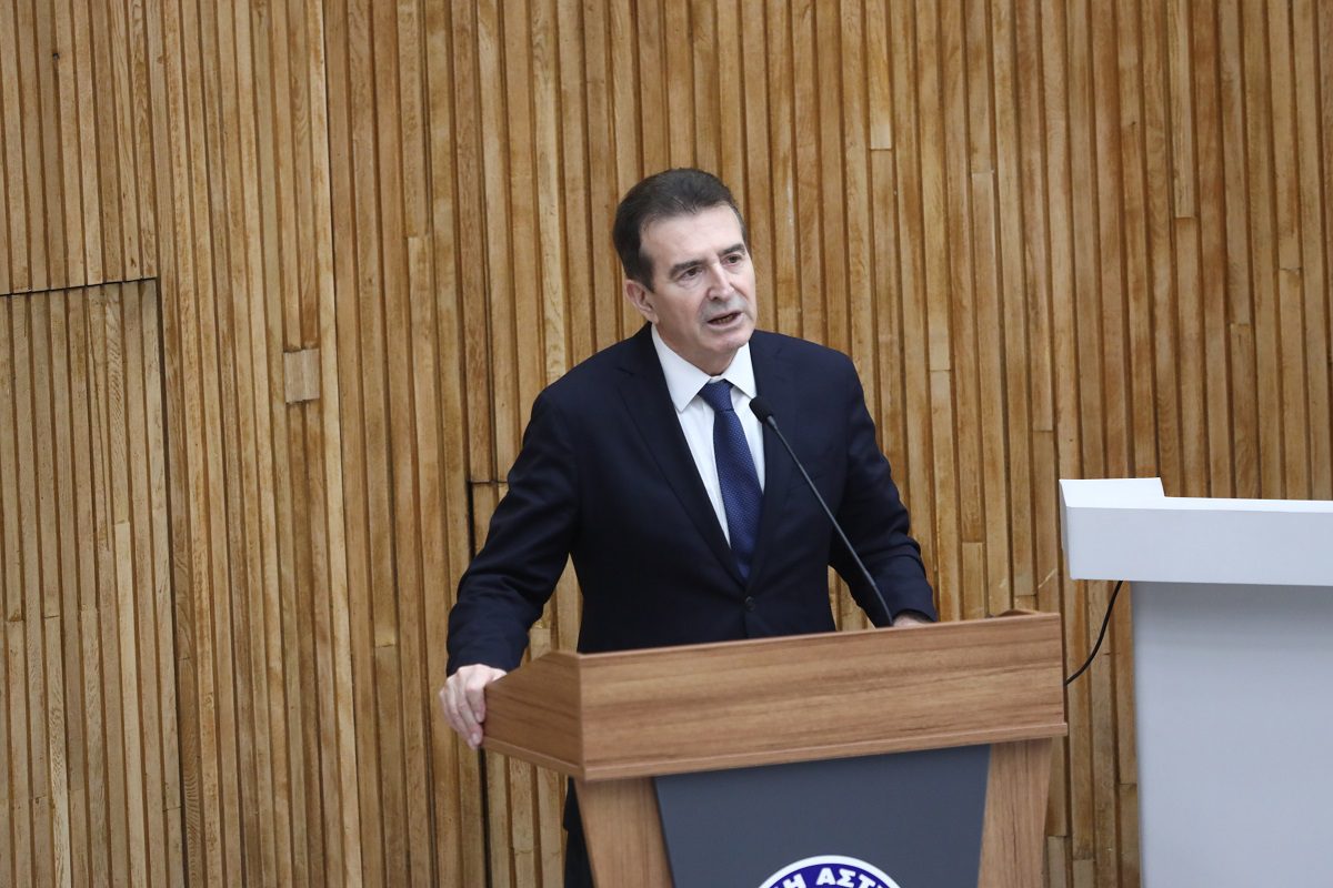 Η αποκάλυψη του Χρυσοχοΐδη για τις κάμερες στους δρόμους που άλλαξε τα πάντα – Τι συμβαίνει με τις παραβάσεις, τα αλκοτέστ και την ασφάλεια στα γήπεδα; - NewsPoint.gr
