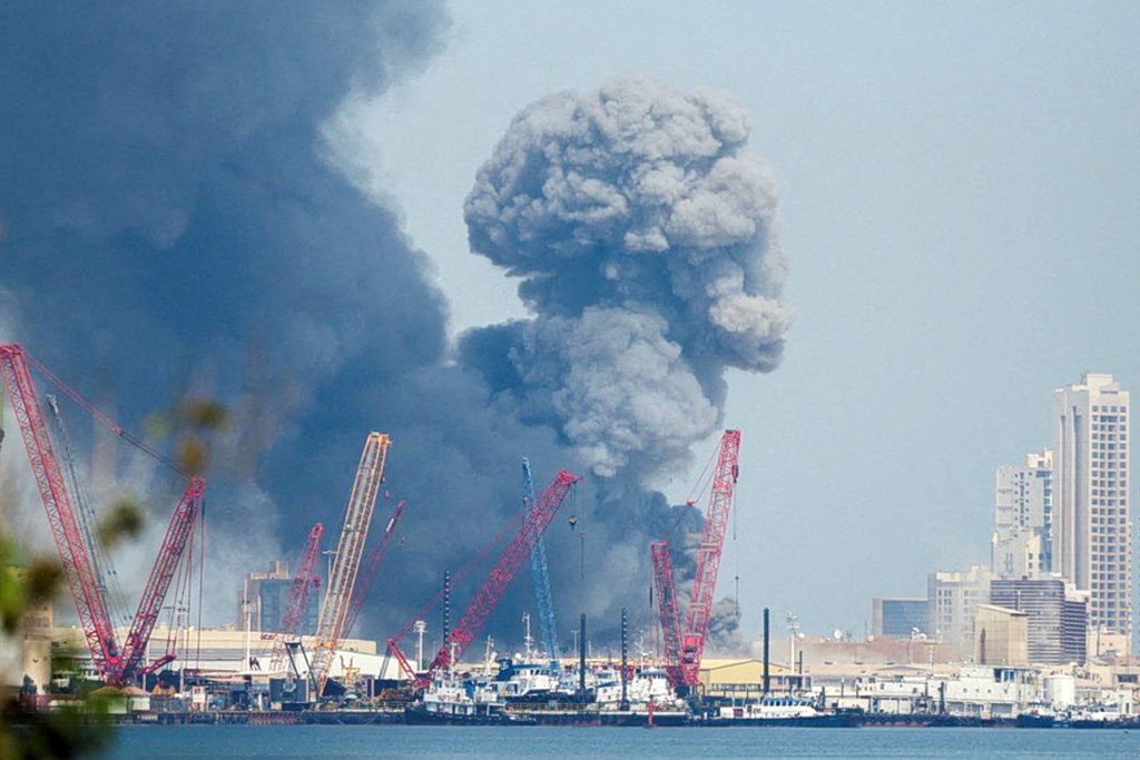 Η αποκάλυψη που συγκλονίζει: Οι Φρουροί της Επανάστασης χτύπησαν αμερικανική βάση στο Μπαχρέιν – Βροχή πυραύλων και drones! 31 Η αποκάλυψη που συγκλονίζει: Οι Φρουροί της Επανάστασης χτύπησαν αμερικανική βάση στο Μπαχρέιν – Βροχή πυραύλων και drones! - NewsPoint.gr