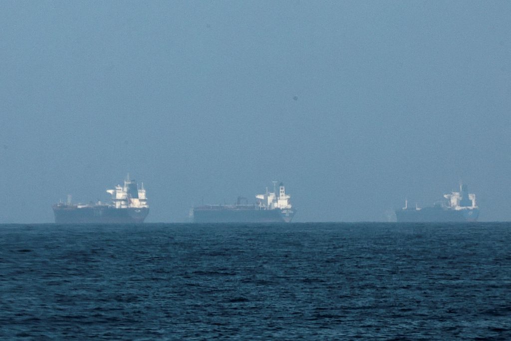 Σάλος στα Στενά του Ορμούζ: Η ανατρεπτική κίνηση του Τραμπ που ταράζει τις παγκόσμιες αγορές ενέργειας - NewsPoint.gr