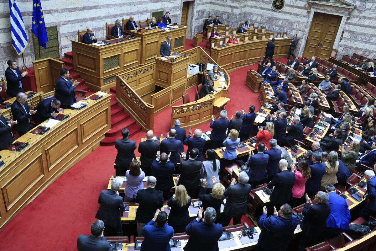 Απίστευτη αποκάλυψη στη Βουλή: Τα γενέθλια του Κυριάκου Μητσοτάκη και το «γλυκό μυστικό» που συζητούν όλοι! 1 Απίστευτη αποκάλυψη στη Βουλή: Τα γενέθλια του Κυριάκου Μητσοτάκη και το «γλυκό μυστικό» που συζητούν όλοι! - NewsPoint.gr