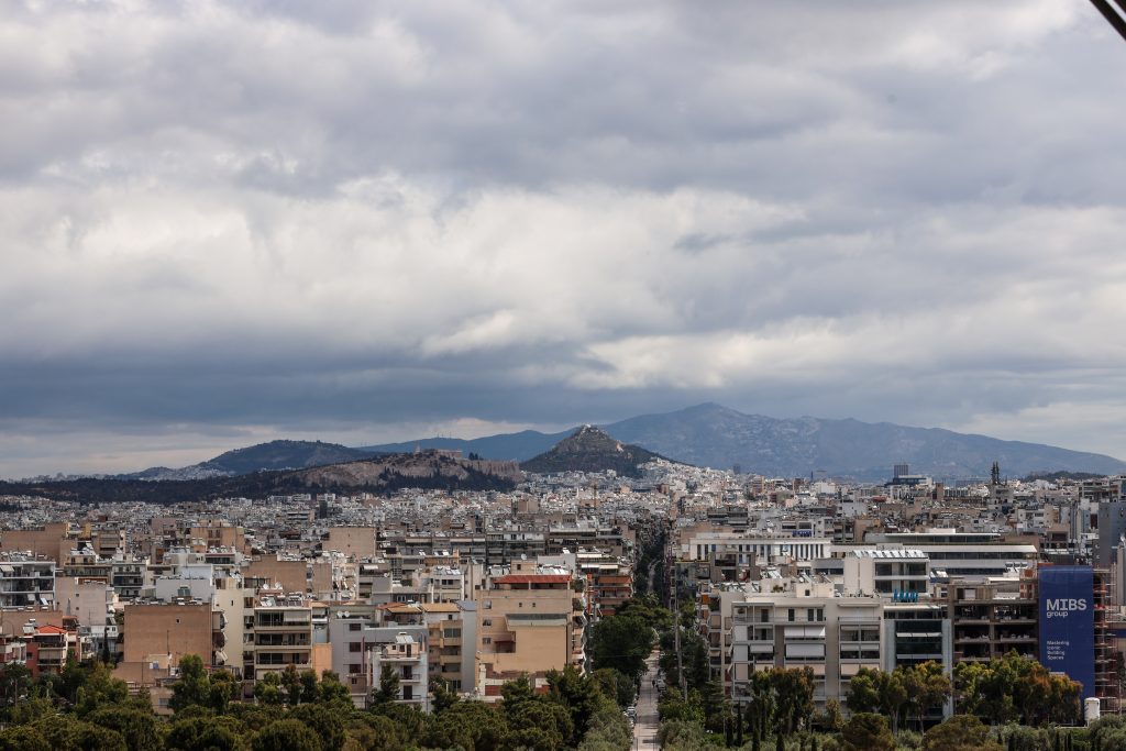 Τι κρύβει ο σημερινός καιρός – Πού θα αγγίξει τους 20°C και πού θα σαρώσουν οι βοριάδες στο Αιγαίο; - NewsPoint.gr
