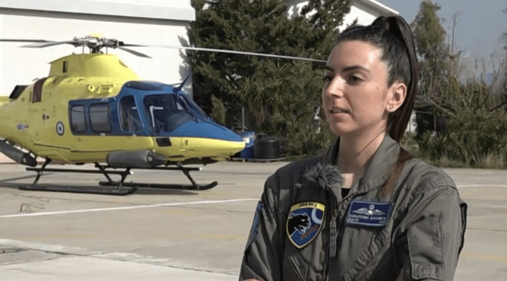 «Η εξομολόγηση που συγκλόνισε: Η γυναίκα πιλότος που σπάει στερεότυπα στην Πολεμική Αεροπορία – Τι αποκάλυψε για τη ζωή της» - NewsPoint.gr