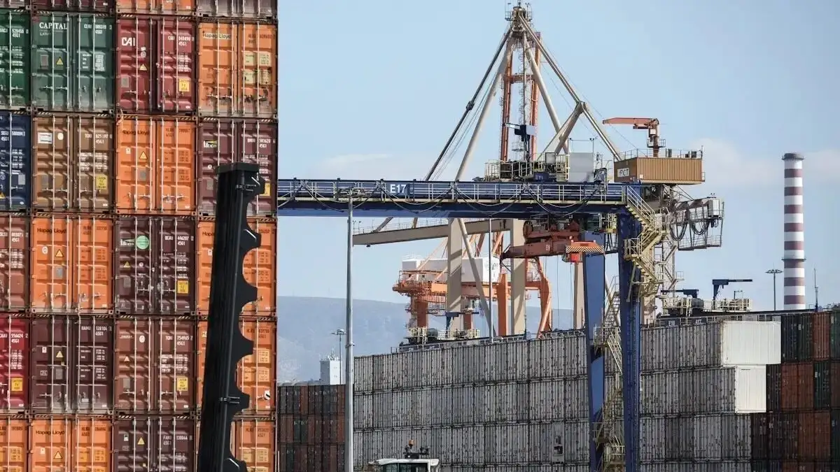 Η ανατροπή που δεν περίμενε κανείς: Πώς το LNG και ο τουρισμός διατήρησαν αλώβητες τις ελληνικές εξαγωγές στις ΗΠΑ! - NewsPoint.gr