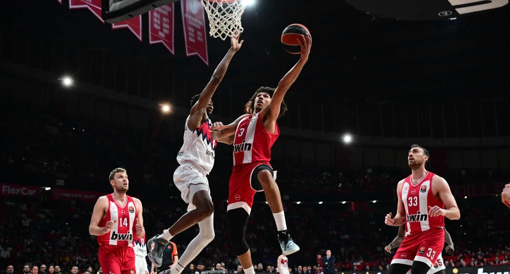 Στην κόψη της κορυφής η Euroleague: Ο Ολυμπιακός αγγίζει τετράδα, ανατροπές και θριάμβοι για Μπαρτσελόνα και Ντουμπάι! - NewsPoint.gr