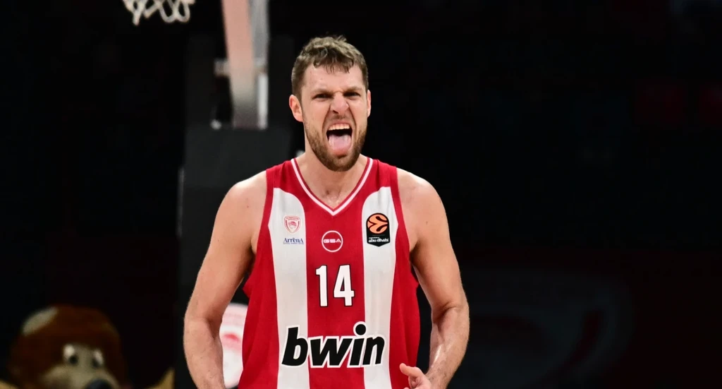 Η φάση που συγκλόνισε την EuroLeague: Ο Βεζένκοφ «έγραψε ιστορία» με 3.500 πόντους! 1 Η φάση που συγκλόνισε την EuroLeague: Ο Βεζένκοφ «έγραψε ιστορία» με 3.500 πόντους! - NewsPoint.gr
