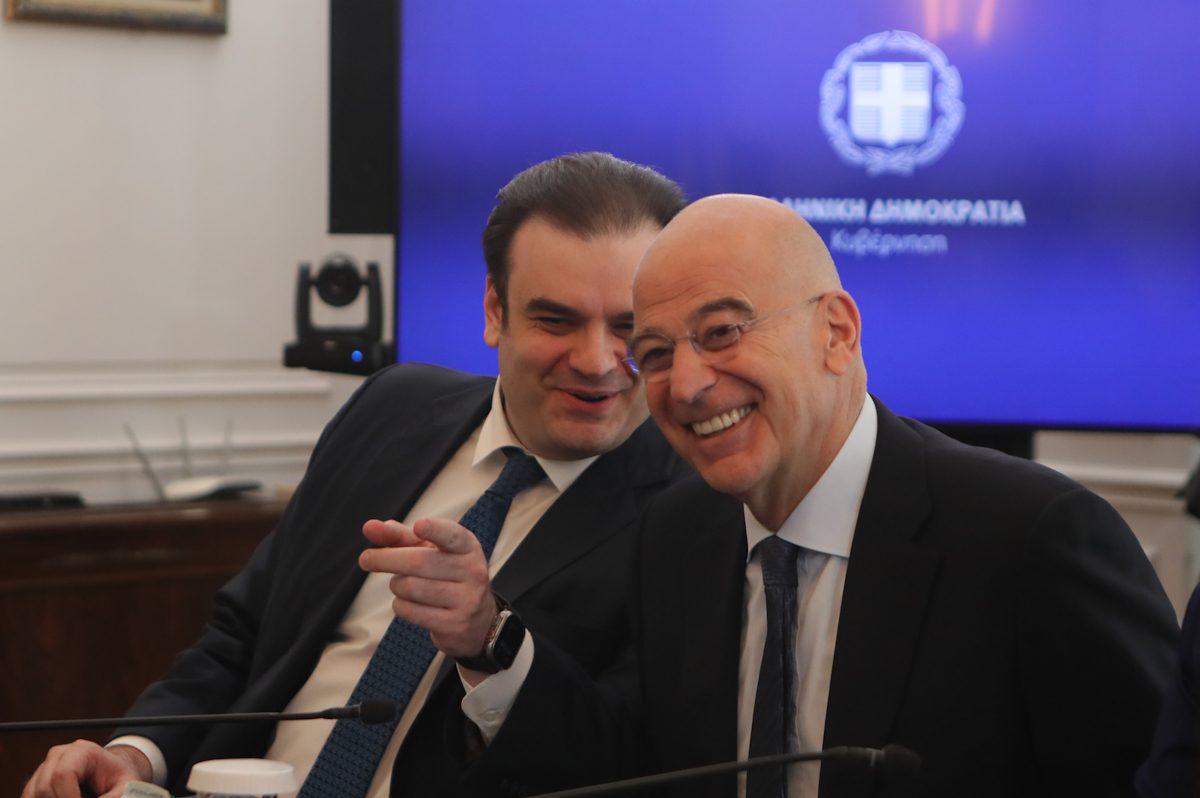 Απίστευτη ανατροπή στη δημοσκόπηση Alco: Γιατί ο λαός δείχνει Δένδια και Πιερρακάκη, αλλά «δείχνει» συγκάλυψη στα Τέμπη; 1 Απίστευτη ανατροπή στη δημοσκόπηση Alco: Γιατί ο λαός δείχνει Δένδια και Πιερρακάκη, αλλά «δείχνει» συγκάλυψη στα Τέμπη; - NewsPoint.gr