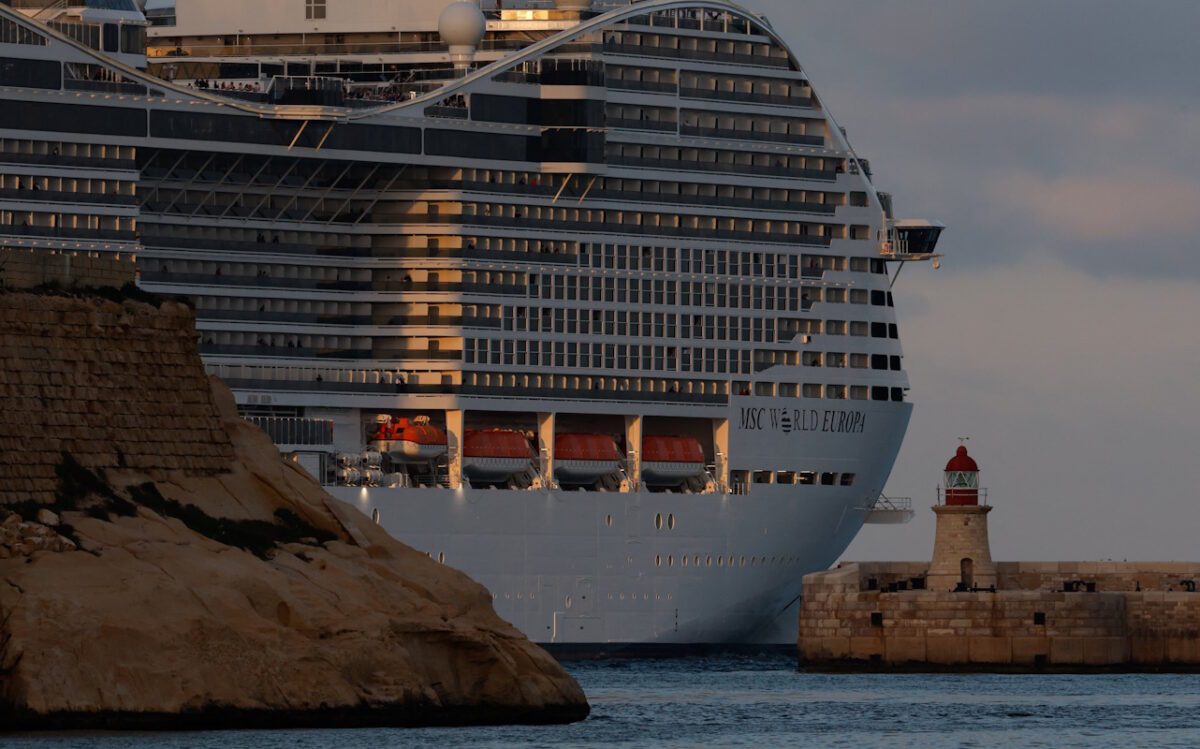 Ανατροπή στην κρουαζιέρα: Οι ακυρώσεις, τα εκρηκτικά κόστη και η ξαφνική ευκαιρία για τα ελληνικά νησιά! 1 Ανατροπή στην κρουαζιέρα: Οι ακυρώσεις, τα εκρηκτικά κόστη και η ξαφνική ευκαιρία για τα ελληνικά νησιά! - NewsPoint.gr