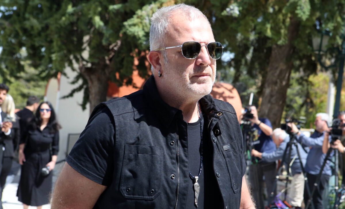 Η αποκάλυψη του Πασχάλη Τσαρούχα που συγκίνησε: Τα μυστικά της παιδικής του ηλικίας που δεν γνώριζε κανείς 23 Η αποκάλυψη του Πασχάλη Τσαρούχα που συγκίνησε: Τα μυστικά της παιδικής του ηλικίας που δεν γνώριζε κανείς - NewsPoint.gr