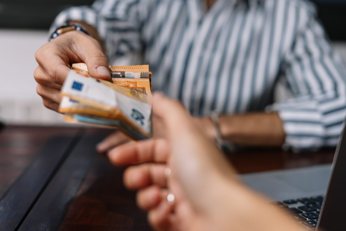 Η αποκάλυψη που ανατρέπει τα πάντα: Τι φέρνουν οι νέοι έλεγχοι και τα πρωτοφανή πρόστιμα για την αισχροκέρδεια! 1 Η αποκάλυψη που ανατρέπει τα πάντα: Τι φέρνουν οι νέοι έλεγχοι και τα πρωτοφανή πρόστιμα για την αισχροκέρδεια! - NewsPoint.gr