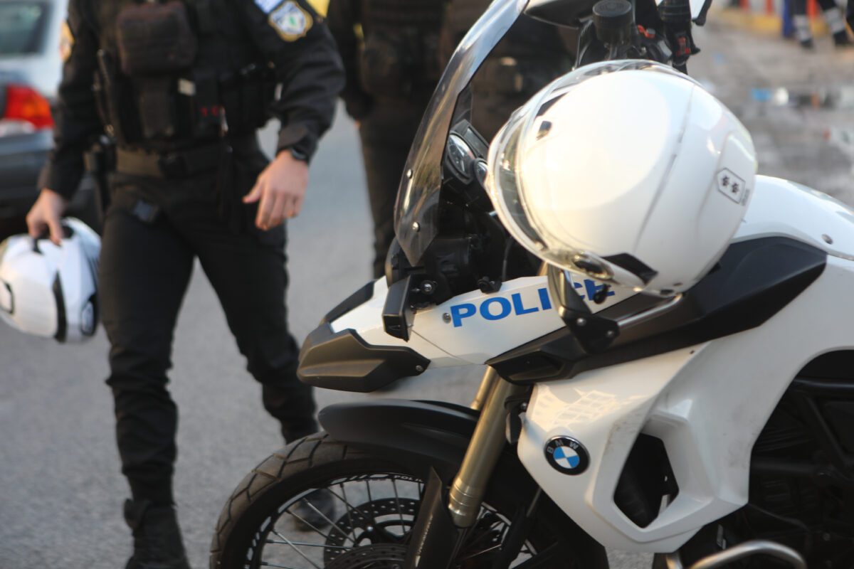 Σοκ στη Βουλή: Αστυνομικός πέρασε με κόκκινο και σκότωσε 63χρονο – Οι δραματικές εξελίξεις - NewsPoint.gr