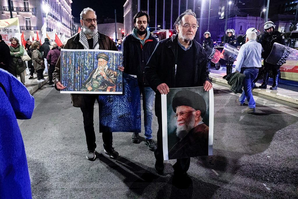 «Η φράση που συγκλόνισε όλους: Η Ιρανή που “τα είπε έξω από τα δόντια” στον Λαφαζάνη για τον Χαμενεΐ – Η τολμηρή σύγκριση που άφησε άφωνη την Ελλάδα» - NewsPoint.gr