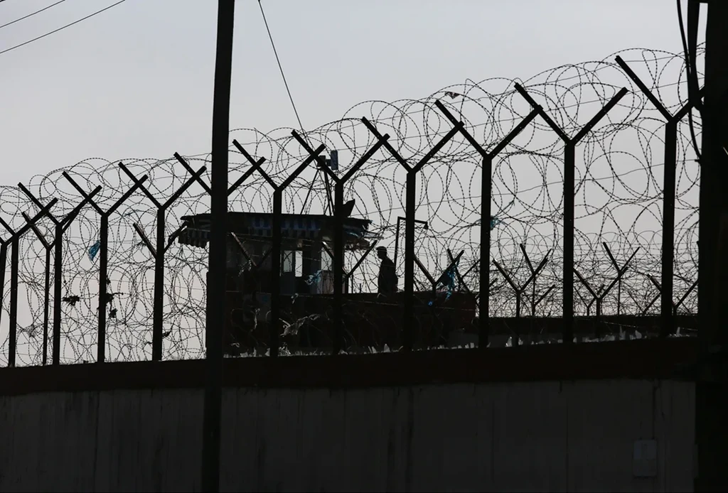 Συναγερμός στην Κοζάνη: Η αστυνομία εντόπισε και συνέλαβε τον 39χρονο δραπέτη που αναζητούσαν όλοι! - NewsPoint.gr