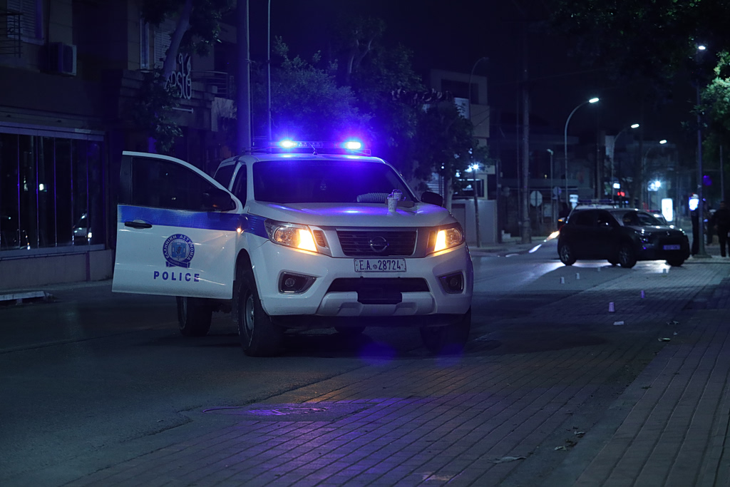 Πανικός στο Μεταξουργείο: Μαχαίρωσαν 40χρονο μέρα μεσημέρι – Σοκ και αγωνία στην πλατεία Βάθη! - NewsPoint.gr