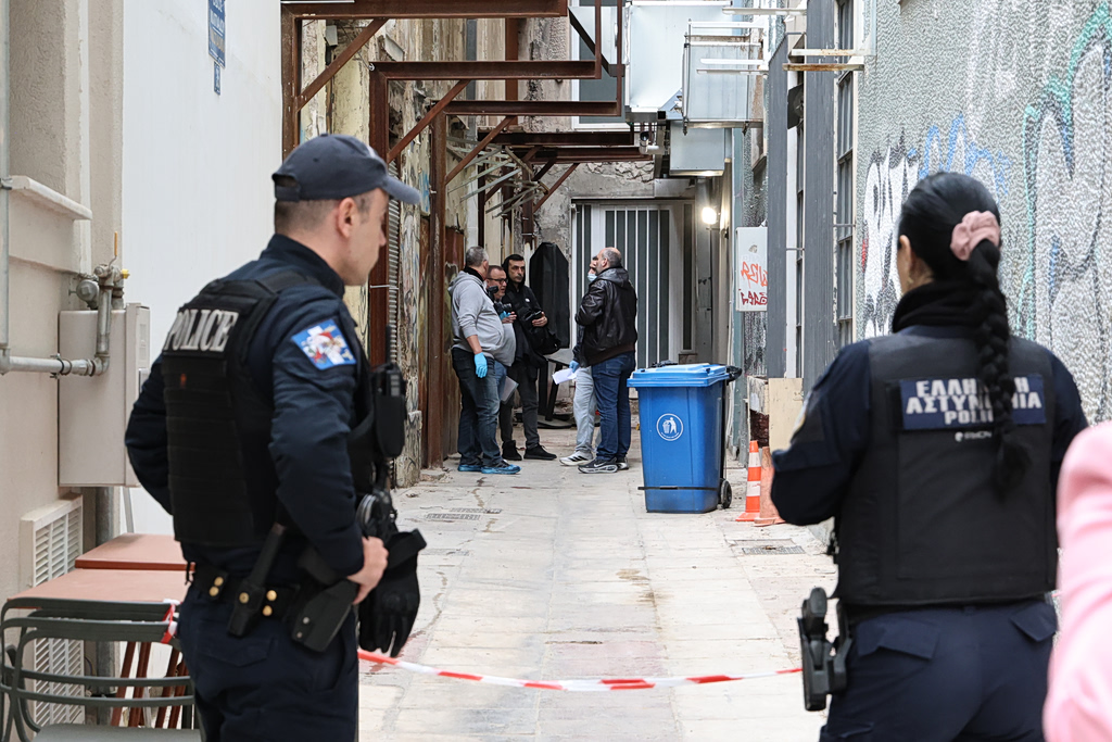 Σοκ στην Αθήνα: Το βίντεο-κλειδί που ξεκαθαρίζει την πτώση της 30χρονης από τον 4ο όροφο – Όλες οι ανατριχιαστικές λεπτομέρειες - NewsPoint.gr
