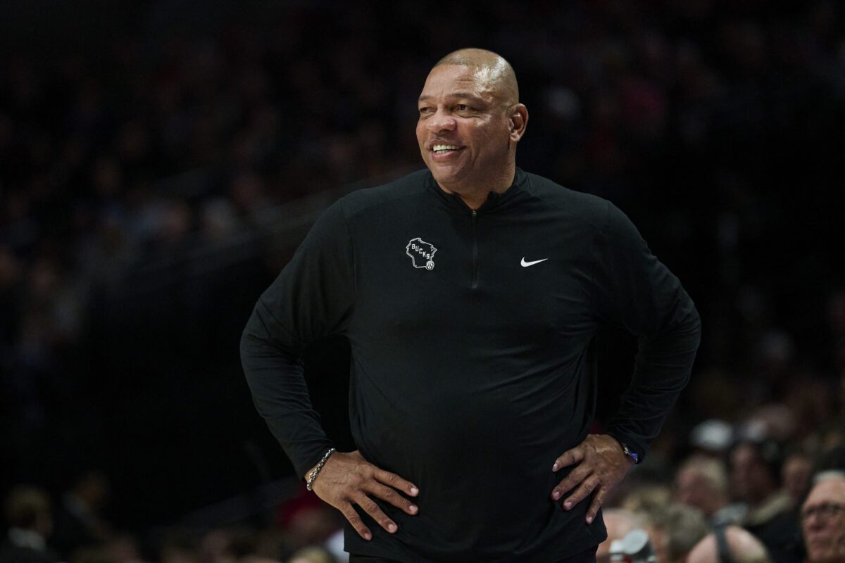«Ανέλπιστη εξέλιξη στο NBA: Ο Ντοκ Ρίβερς ρίχνει αυλαία στην τεράστια καριέρα του!» - NewsPoint.gr