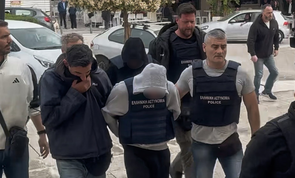 Ανατριχιαστικές αποκαλύψεις για τη 19χρονη στην Κεφαλονιά – Γιατί οι τρεις καταλήγουν στη φυλακή και ποια μυστικά βγαίνουν στο φως - NewsPoint.gr