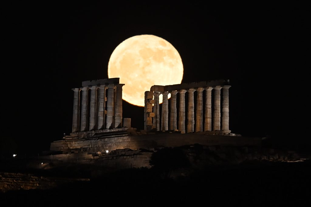 Η άνοιξη κορυφώνεται με το «Φεγγάρι των Λουλουδιών»: Πότε και γιατί θα δούμε την πιο μαγευτική Πανσέληνο του Μαΐου - NewsPoint.gr
