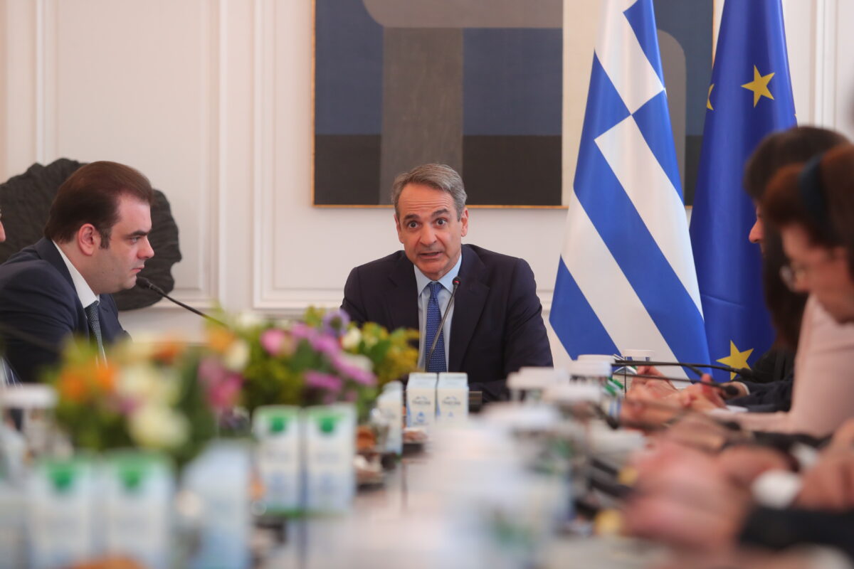 Ραγδαίες ανατροπές στη ΝΔ λόγω ΟΠΕΚΕΠΕ: Τι αλλάζει άμεσα στην κυβέρνηση και ποια ονόματα μπαίνουν στο στόχαστρο 18 Ραγδαίες ανατροπές στη ΝΔ λόγω ΟΠΕΚΕΠΕ: Τι αλλάζει άμεσα στην κυβέρνηση και ποια ονόματα μπαίνουν στο στόχαστρο - NewsPoint.gr