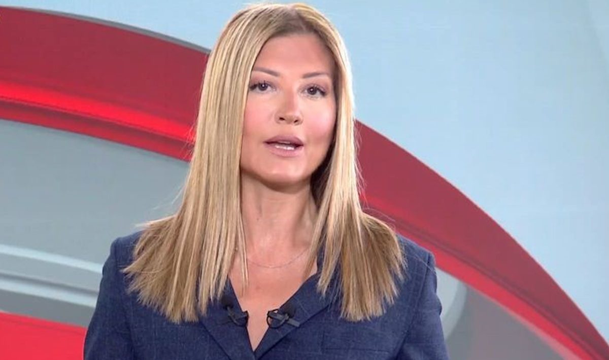 Η ατάκα που προκάλεσε γέλια στο δελτίο! Η αναπάντεχη παρεξήγηση της Ράνιας Τζίμα με τον Πρετεντέρη για τον Τραμπ και τον... συνταγματάρχη - NewsPoint.gr