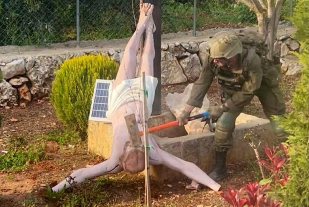 Σάλος με Ισραηλινό στρατιώτη: Ταυτοποιήθηκε ο δράστης που διέλυσε το άγαλμα του Ιησού στον Λίβανο – Η επίσημη αντίδραση - NewsPoint.gr