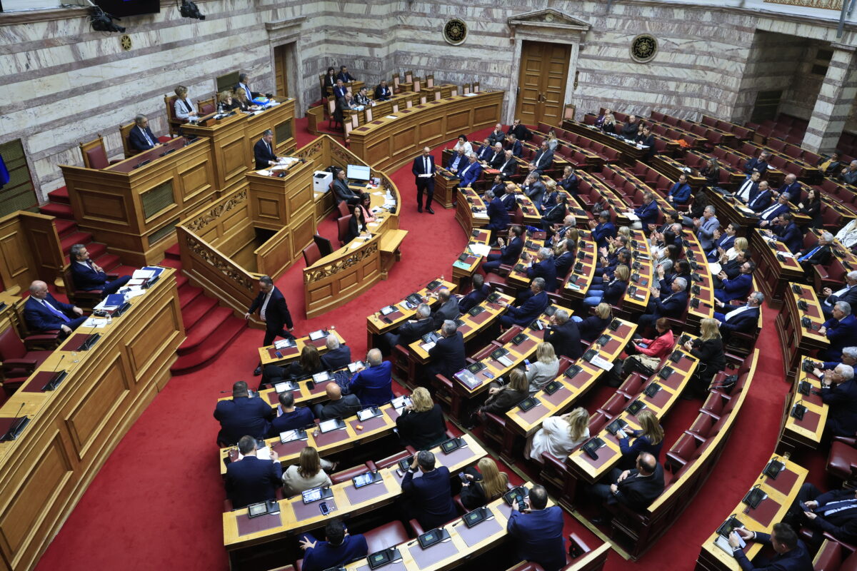 Ανατροπή στη Βουλή: Αυτές είναι οι κρίσιμες συμφωνίες Ελλάδας με Ιταλία και Πολωνία που αλλάζουν τα δεδομένα στην άμυνα! - NewsPoint.gr