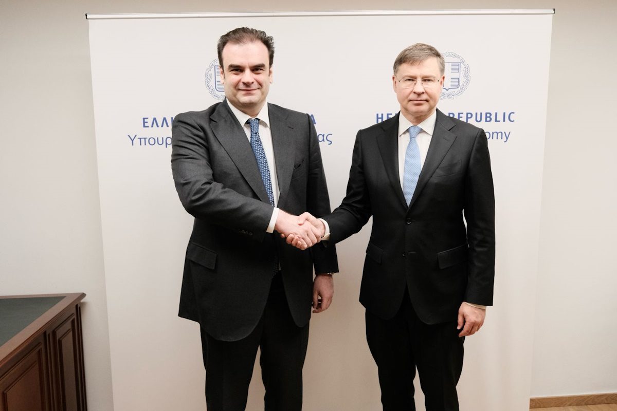 Κανείς δεν περίμενε τέτοια διάκριση: Τα μηνύματα αισιοδοξίας από Πιερρακάκη και Ντομπρόβσκις για το μέλλον της ελληνικής οικονομίας στην Ευρώπη! - NewsPoint.gr