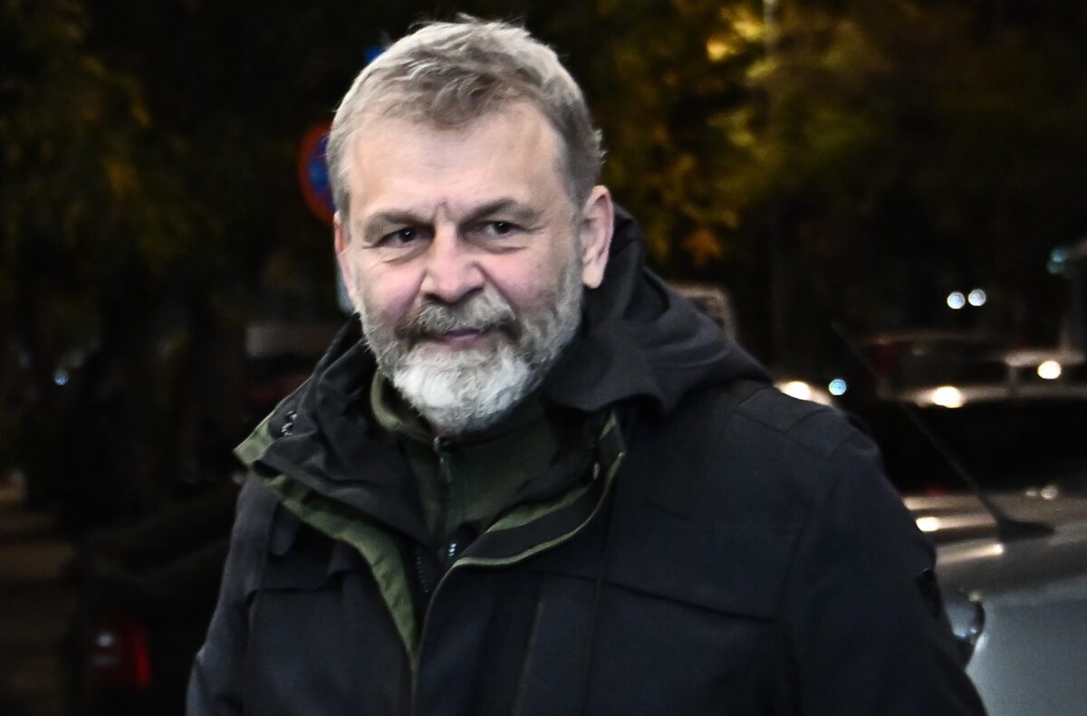 «Οργή και συγκίνηση: Η αλήθεια πίσω από τη δημόσια κατάρρευση του Στράτου Τζώρτζογλου και ο καυστικός λόγος του Απόστολου Γκλέτσου» - NewsPoint.gr