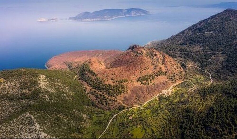 Απίστευτη ανατροπή: Τι ανακαλύφθηκε κρυφά κάτω από το ηφαίστειο των Μεθάνων και αλλάζει όσα ξέραμε! 1 Απίστευτη ανατροπή: Τι ανακαλύφθηκε κρυφά κάτω από το ηφαίστειο των Μεθάνων και αλλάζει όσα ξέραμε! - NewsPoint.gr