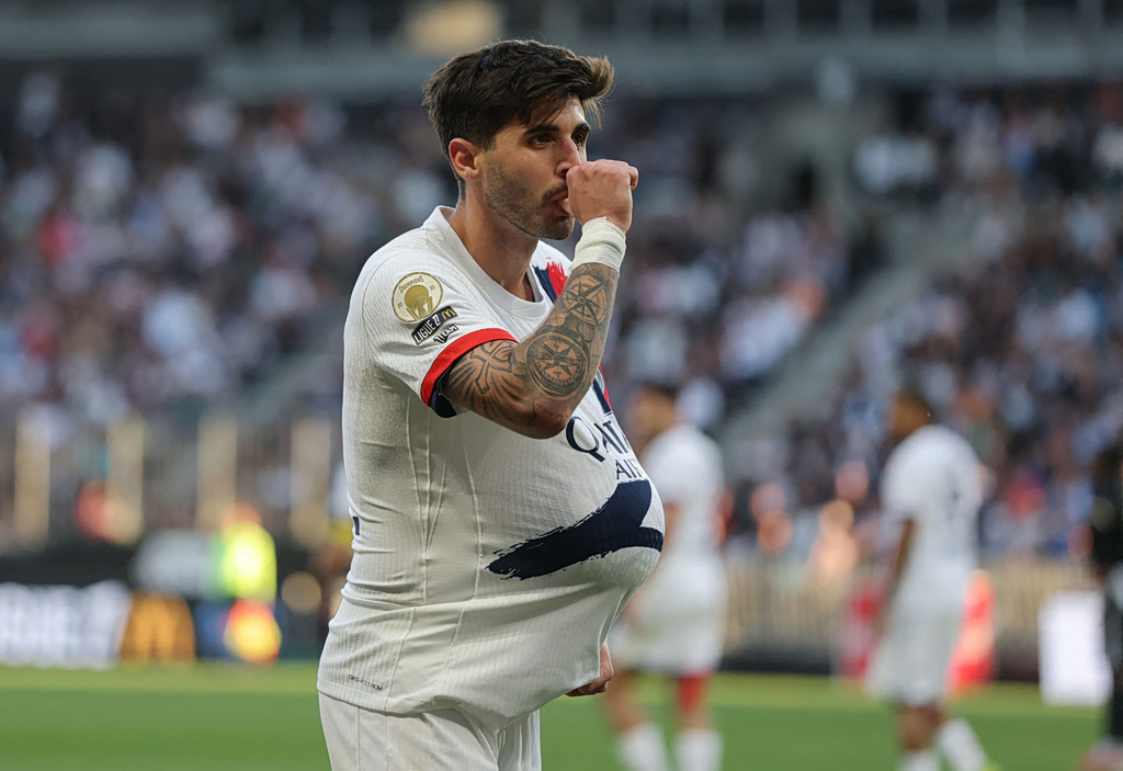 Απίστευτη μάχη στη Ligue 1: Παρί αγγίζει τον τίτλο, ήρωας ο Γιάρεμτσουκ στη Λιόν – Δείτε πώς διαμορφώθηκε η κορυφή! - NewsPoint.gr