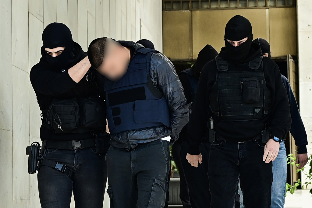 Σοκ στον Άγιο Δημήτριο: «Το έκανα για εμάς» – Απίστευτες αποκαλύψεις για το φονικό που πάγωσε τη χώρα - NewsPoint.gr
