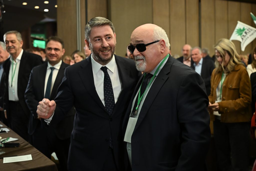 Η απρόσμενη ανατροπή στο ΠΑΣΟΚ: Αυτός είναι ο νέος γραμματέας που προκάλεσε αίσθηση – Όλα τα αποτελέσματα σε αριθμούς - NewsPoint.gr