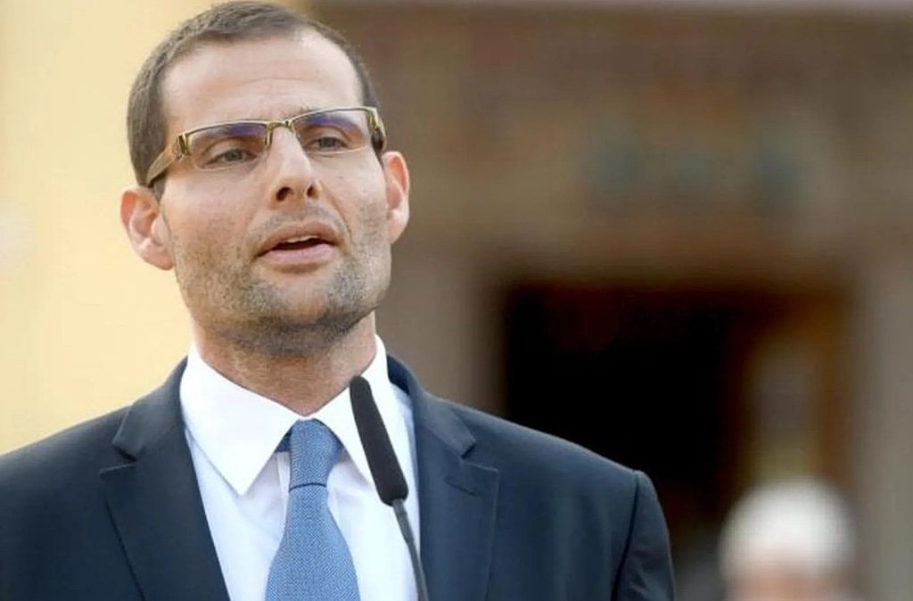 Αιφνιδιασμός στη Μάλτα: Ο Ρόμπερτ Αμπέλα ρίχνει τη «βόμβα» πρόωρων εκλογών – Όλο το παρασκήνιο 1 Αιφνιδιασμός στη Μάλτα: Ο Ρόμπερτ Αμπέλα ρίχνει τη «βόμβα» πρόωρων εκλογών – Όλο το παρασκήνιο - NewsPoint.gr